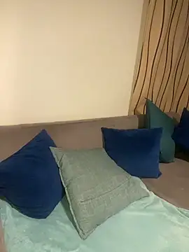 PETITE NAOMI online show from January 3, 12:54 am