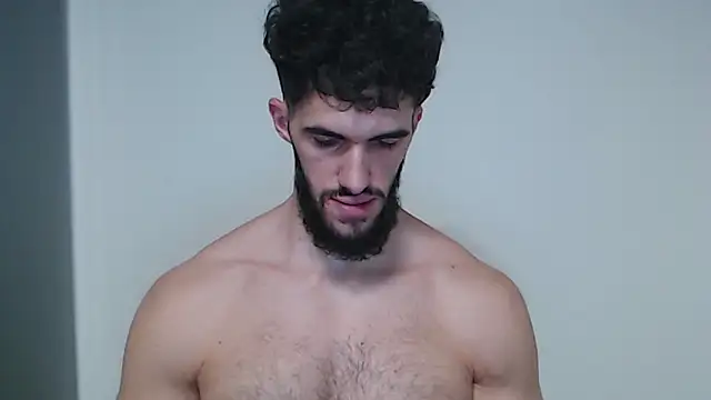 Snapshot of hiddenf chatting on January 7, 12:24 am hiddenf online show from January 7, 12:24 am