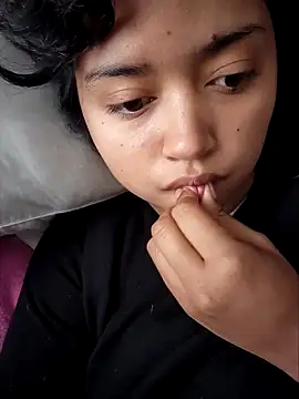 Peach Girll online show from March 21, 3:35 pm