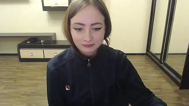 Snapshot of Laralianna chatting on December 13, 3:43 pm Laralianna online show from December 13, 3:43 pm