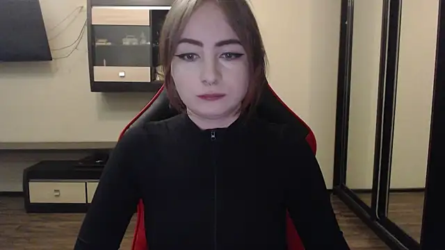 Snapshot of Laralianna chatting on January 10, 1:21 am Laralianna online show from January 10, 1:21 am