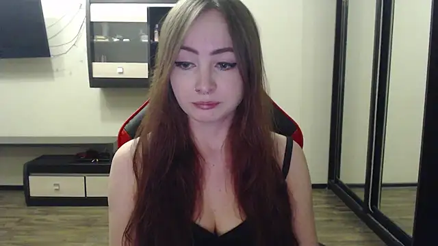 Snapshot of Laralianna chatting on February 15, 4:34 pm Laralianna online show from February 15, 4:34 pm