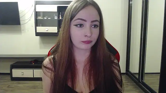 Snapshot of Laralianna chatting on February 18, 12:39 pm Laralianna online show from February 18, 12:39 pm