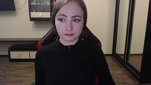 Snapshot of Laralianna chatting on March 2, 8:07 pm Laralianna online show from March 2, 8:07 pm