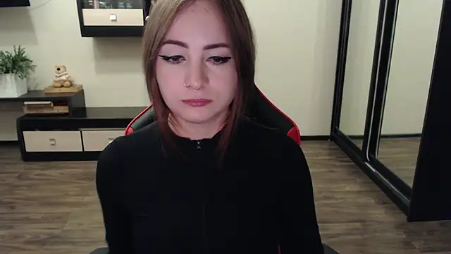 Snapshot of Laralianna chatting on September 15, 2:06 pm Laralianna online show from September 15, 2:06 pm