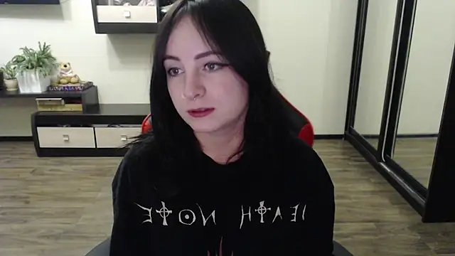 Snapshot of Laralianna chatting on October 4, 5:44 pm Laralianna online show from October 4, 5:44 pm