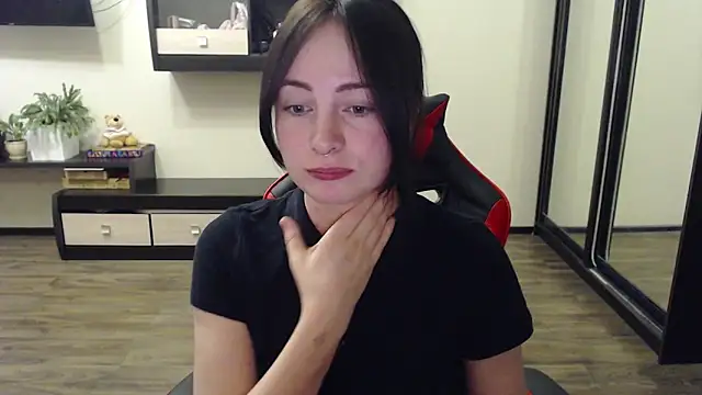 Snapshot of Laralianna chatting on October 8, 2:14 pm Laralianna online show from October 8, 2:14 pm