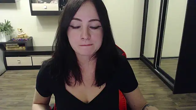 Snapshot of Laralianna chatting on October 11, 5:11 pm Laralianna online show from October 11, 5:11 pm