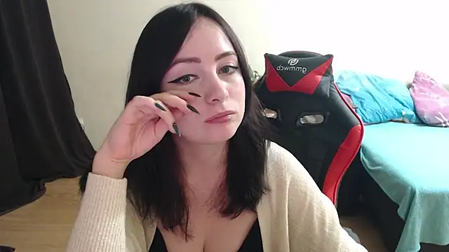 Snapshot of Laralianna chatting on October 27, 6:01 pm Laralianna online show from October 27, 6:01 pm