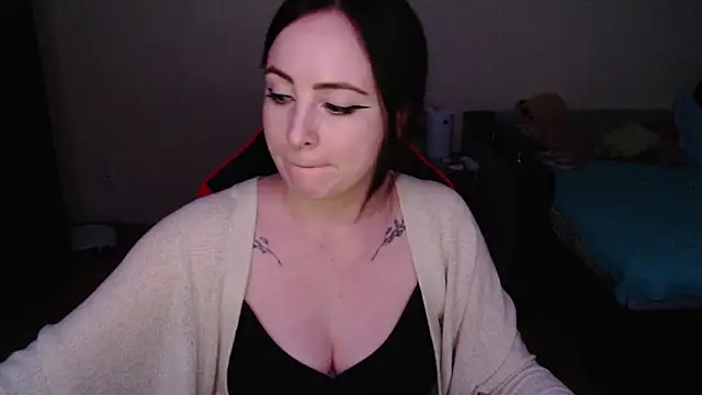 Snapshot of Laralianna chatting on October 28, 8:00 pm Laralianna online show from October 28, 8:00 pm