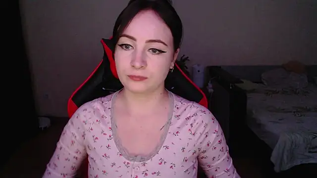 Snapshot of Laralianna chatting on November 2, 4:09 pm Laralianna online show from November 2, 4:09 pm