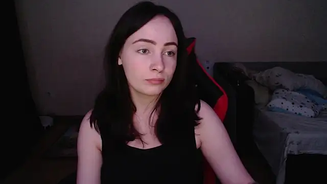 Snapshot of Laralianna chatting on November 13, 2:54 am Laralianna online show from November 13, 2:54 am