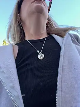 Snapshot of Lexi_Shocker chatting on March 19, 2:48 am Lexi Shocker online show from March 19, 2:48 am