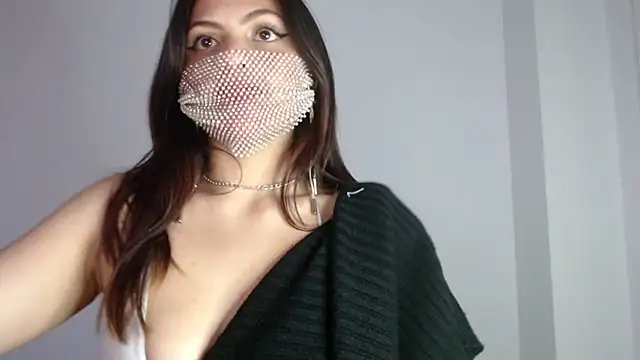 Snapshot of darika__ chatting on December 3, 10:40 pm darika   online show from December 3, 10:40 pm