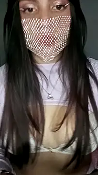 Snapshot of darika__ chatting on October 7, 6:43 am darika   online show from October 7, 6:43 am