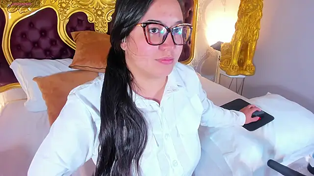 Snapshot of Dulce_26_ chatting on November 25, 10:32 pm Dulce 26 online show from November 25, 10:32 pm