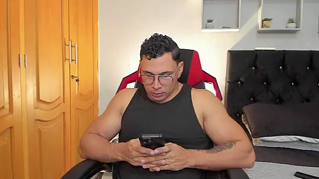 tyler hank01 online show from March 29, 7:25 pm