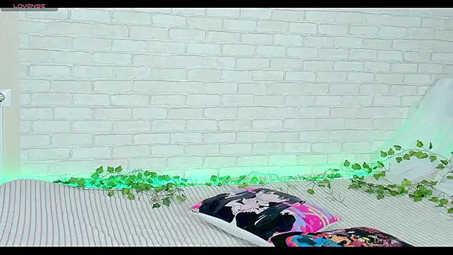 LinaKenny online show from February 5, 1:16 pm