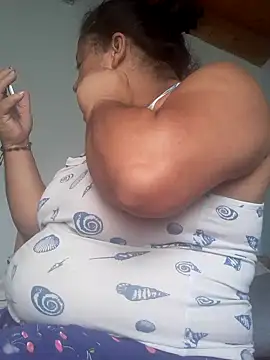 Monseratte21 online show from December 13, 5:00 pm