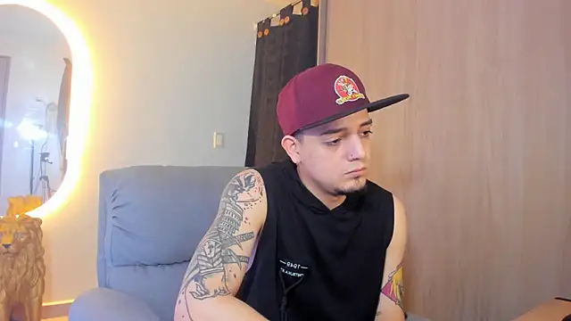 Snapshot of alejandro_calderon1 chatting on February 16, 4:42 am alejandro calderon1 online show from February 16, 4:42 am