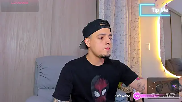 Snapshot of alejandro_calderon1 chatting on October 4, 6:33 am alejandro calderon1 online show from October 4, 6:33 am