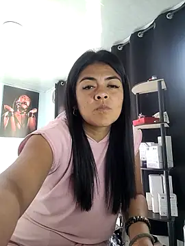 Snapshot of Hannah-grace chatting on February 14, 2:33 pm Hannah-grace online show from February 14, 2:33 pm