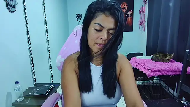 Snapshot of Hannah-grace chatting on March 1, 2:04 am Hannah-grace online show from March 1, 2:04 am