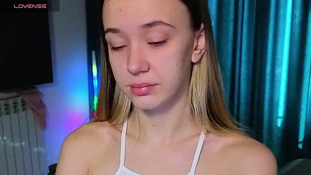 Snapshot of SexyCocobutt chatting on November 8, 8:36 am SexyCocobutt online show from November 8, 8:36 am