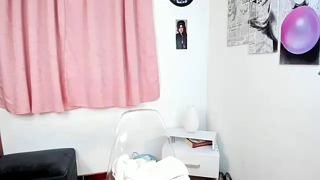 Snapshot of melisa_es chatting on March 6, 1:37 am melisa es online show from March 6, 1:37 am