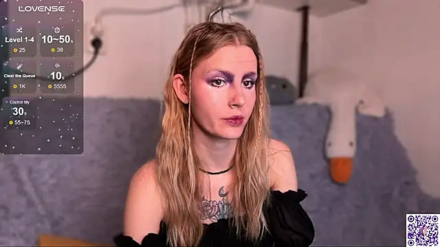 Snapshot of Chanel_Gill chatting on October 26, 6:47 pm Chanel Gill online show from October 26, 6:47 pm