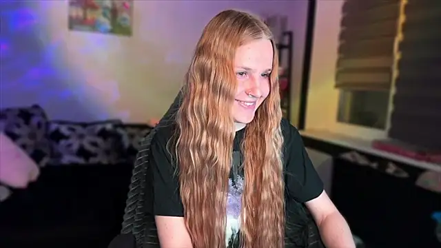 Snapshot of Chanel_Gill chatting on December 3, 5:22 pm Chanel Gill online show from December 3, 5:22 pm