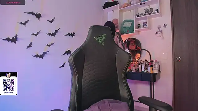 Snapshot of damnliciousss chatting on November 14, 12:53 am damnliciousss online show from November 14, 12:53 am