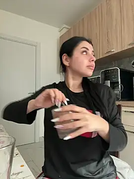 Snapshot of Scarlett-Dream chatting on February 26, 8:37 am Scarlett-Dream online show from February 26, 8:37 am