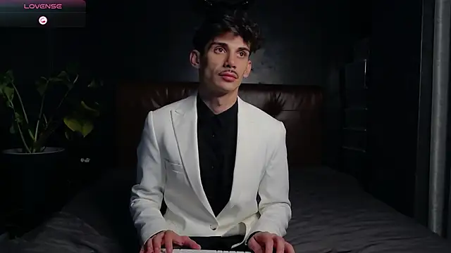 DanielCrush1 online show from November 10, 2:27 pm