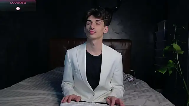 DanielCrush1 online show from November 20, 5:12 pm