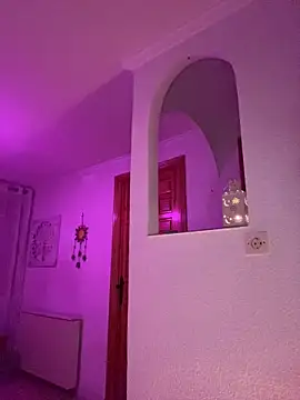 KarlaLuar  online show from April 14, 9:32 pm