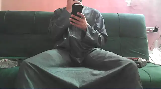 Snapshot of foxsanSs chatting on March 8, 3:17 am foxsanSs online show from March 8, 3:17 am