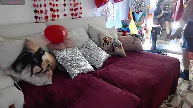 Snapshot of Myrnasexxx chatting on March 16, 1:28 am Myrnasexxx online show from March 16, 1:28 am