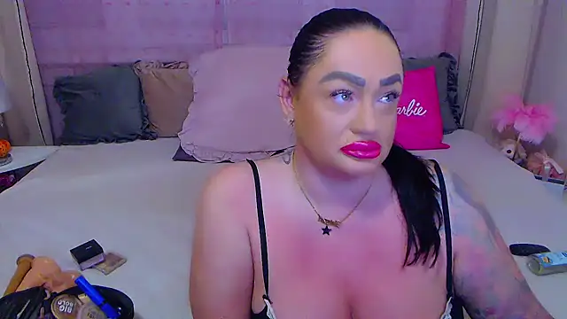 BustyVicky online show from October 6, 8:50 pm