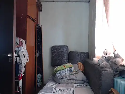 Snapshot of BustyBlond chatting on February 8, 9:46 am BustyBlond online show from February 8, 9:46 am