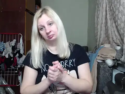 Snapshot of BustyBlond chatting on February 21, 6:15 pm BustyBlond online show from February 21, 6:15 pm