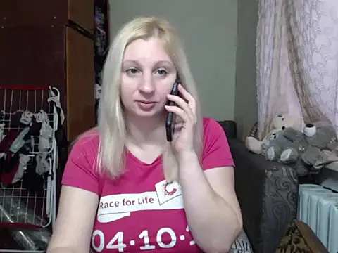 Snapshot of BustyBlond chatting on March 12, 3:40 pm BustyBlond online show from March 12, 3:40 pm