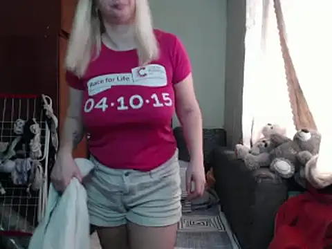 Snapshot of BustyBlond chatting on March 15, 9:09 am BustyBlond online show from March 15, 9:09 am