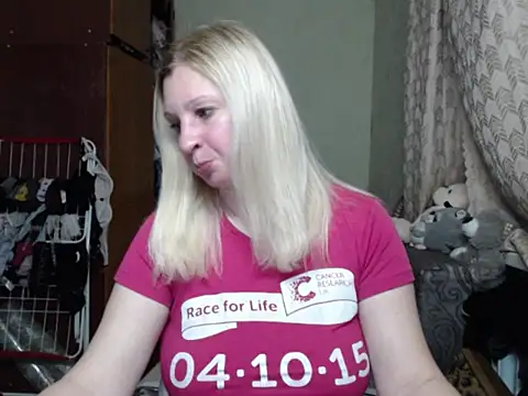 Snapshot of BustyBlond chatting on March 17, 4:33 pm BustyBlond online show from March 17, 4:33 pm