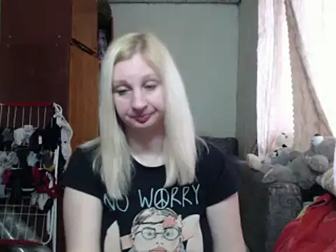 Snapshot of BustyBlond chatting on March 18, 3:31 pm BustyBlond online show from March 18, 3:31 pm