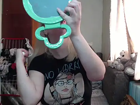 Snapshot of BustyBlond chatting on March 20, 5:02 am BustyBlond online show from March 20, 5:02 am