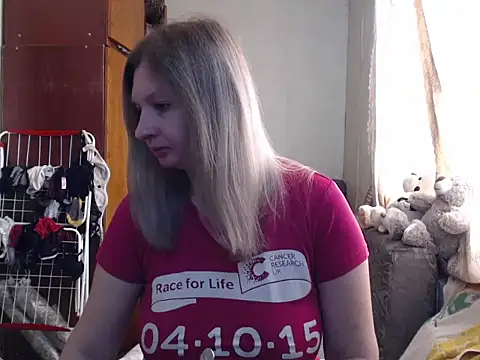 Snapshot of BustyBlond chatting on March 21, 5:21 am BustyBlond online show from March 21, 5:21 am