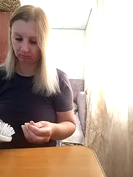 Snapshot of BustyBlond chatting on September 12, 6:13 am BustyBlond online show from September 12, 6:13 am