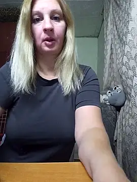 Snapshot of BustyBlond chatting on October 1, 4:46 pm BustyBlond online show from October 1, 4:46 pm