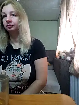 Snapshot of BustyBlond chatting on October 21, 5:08 am BustyBlond online show from October 21, 5:08 am